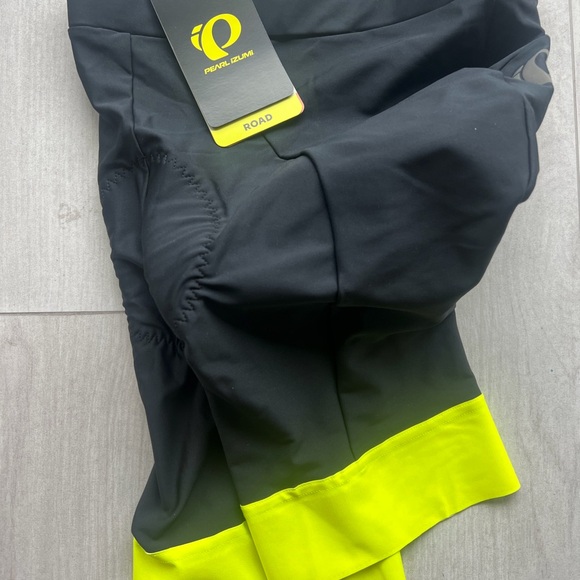 Pearl Izumi Black Attack Shorts - Picture 3 of 4